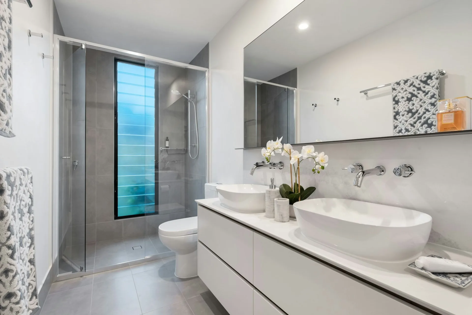 Bathroom of 78 Pinecrest Ave, Bedford